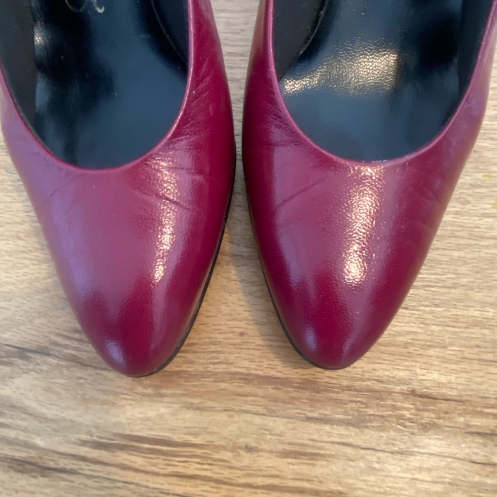 DeLiso Women's Burgundy Heels 7 Preloved - Picture 7 of 9